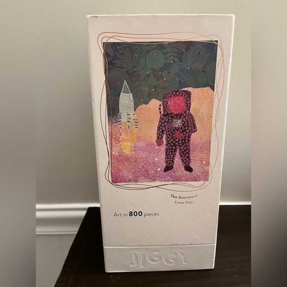 JIGGY The Astronaut Emma Repp 800 Piece Jigsaw Puzzle - Picture 3 of 5